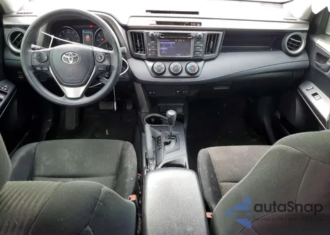 2017 Toyota Rav4 Le z USA, uszkodzony, nr VIN JTMZFREV7HJ103047